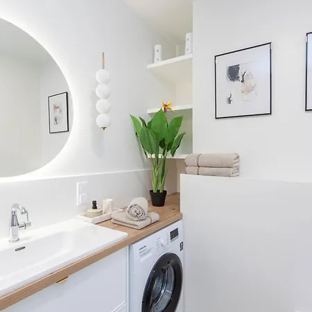 Apartly - Hanza Tower View, Parking, Pool, Sauna Апартаменты *