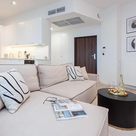 Apartly - Hanza Tower View, Parking, Pool, Sauna Апартаменты