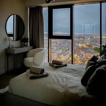 アパート Apartly - Hanza Tower View, Parking, Pool, Sauna