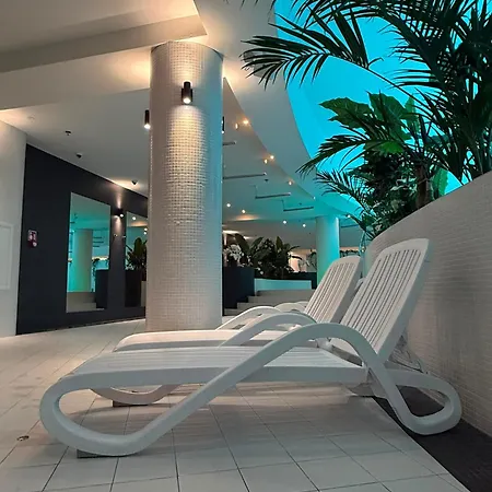 Apartly Hanza Tower View I Pool, Sauna, Jacuzzi & Parking Διαμέρισμα