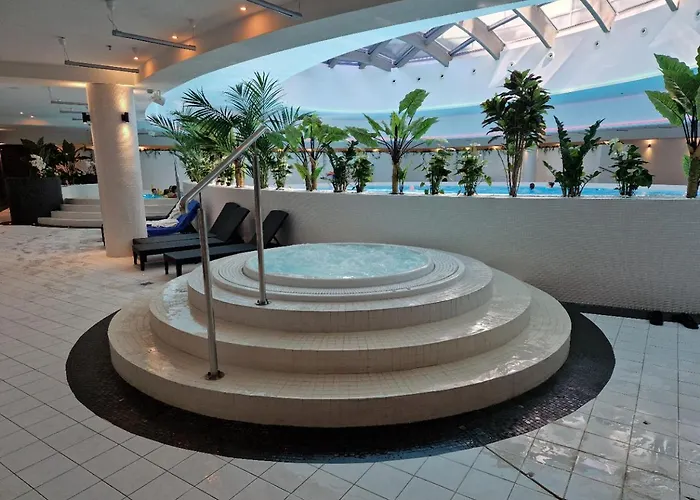 Apartly - Hanza Tower View, Parking, Pool, Sauna Lejlighed