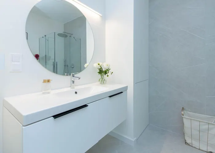 Apartly - Hanza Tower View, Parking, Pool, Sauna Lejlighed *