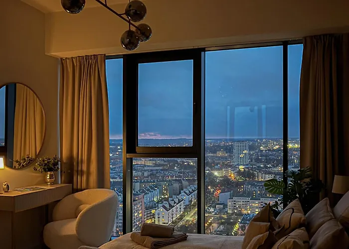 Apartly - Hanza Tower View, Parking, Pool, Sauna * Stettin